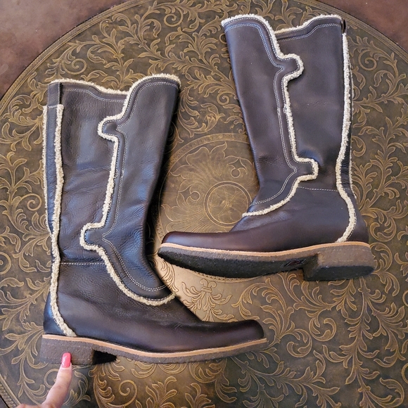 Timberland Shoes - Timberland Tall Brown Boots w/fur
